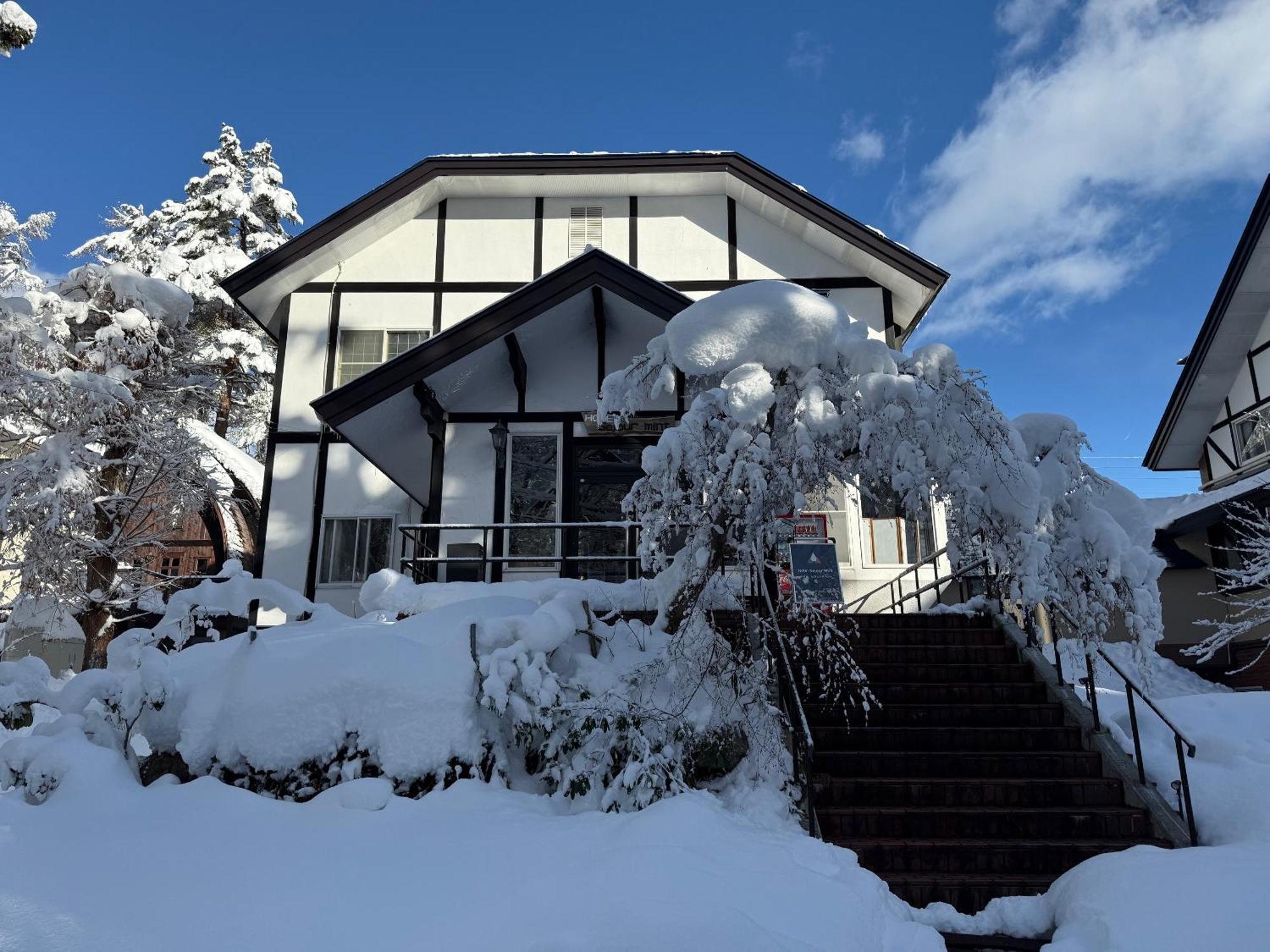 Hotel Sejour Mint In Hakuba Exterior photo